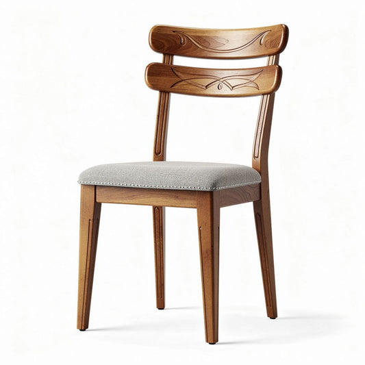 Houten eetkamerstoel met grijze stoffen zitting en decoratieve rugleuning